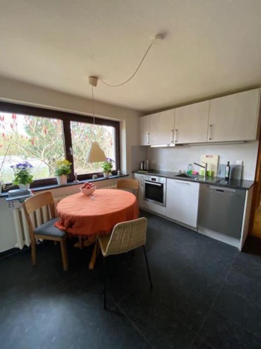 Geraeumiges 120m² Haus Mit Garten + Stellplatz * Stralsund