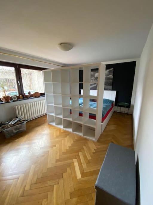 Geraeumiges 120m² Haus Mit Garten + Stellplatz Stralsund